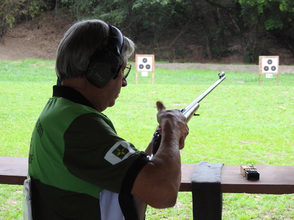 Atirador paulista supera recorde mundial na carabina de ar no Campeonato  Brasileiro de tiro esportivo neste sábado, 22 - CPB